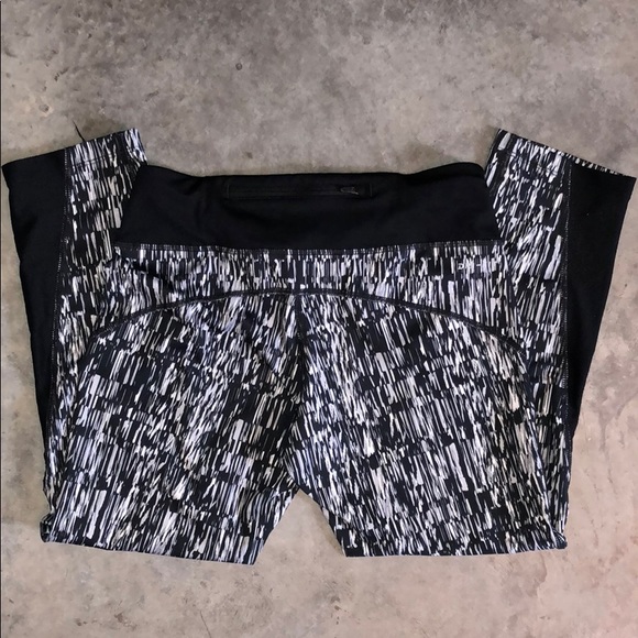 Nike Dri-Fit Capris - Picture 4 of 8